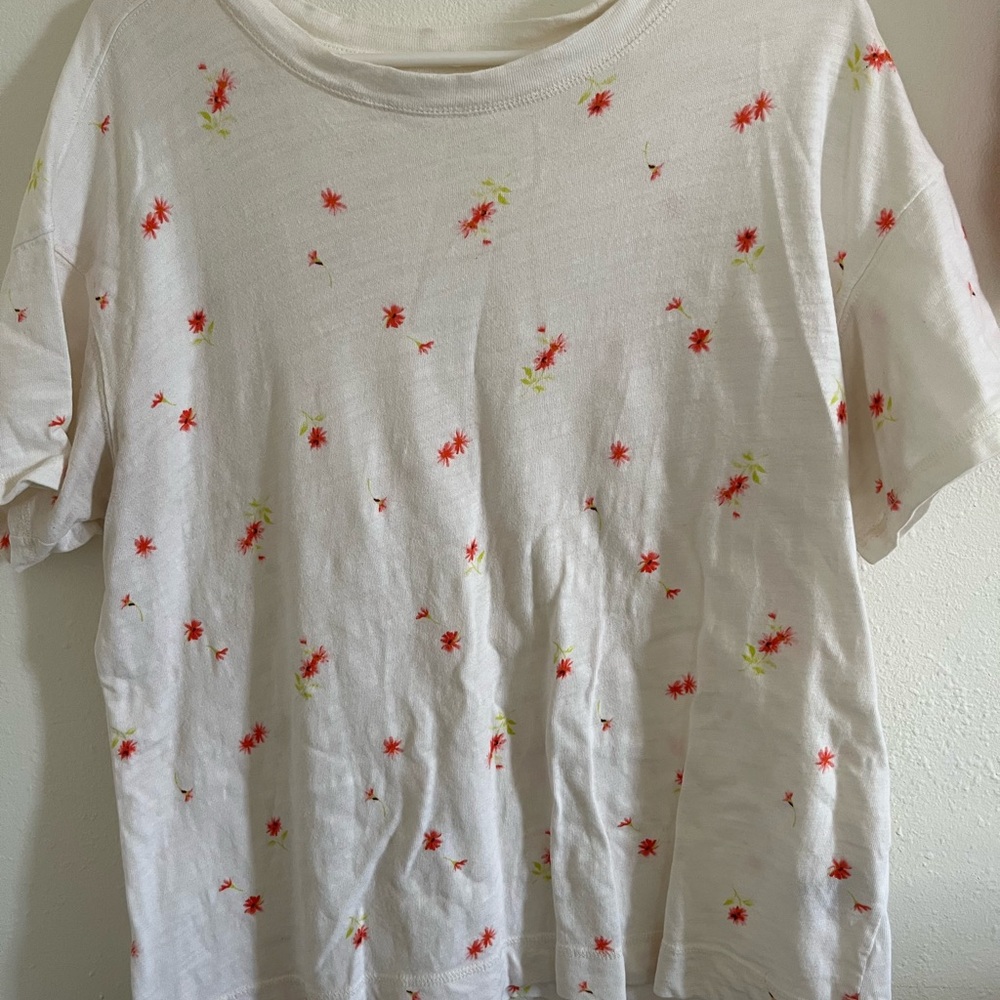 Old Navy White Tee with Red Floral Pattern